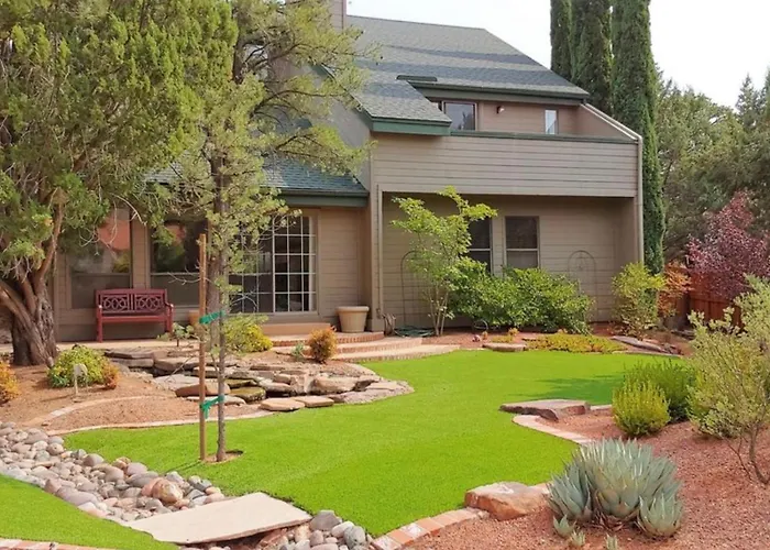 Luxe Boutique-style W/indoor Hot Tub Holiday home