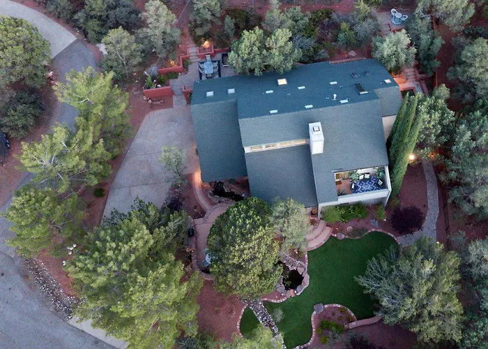 Luxe Boutique-style W/indoor Hot Tub Holiday home Sedona